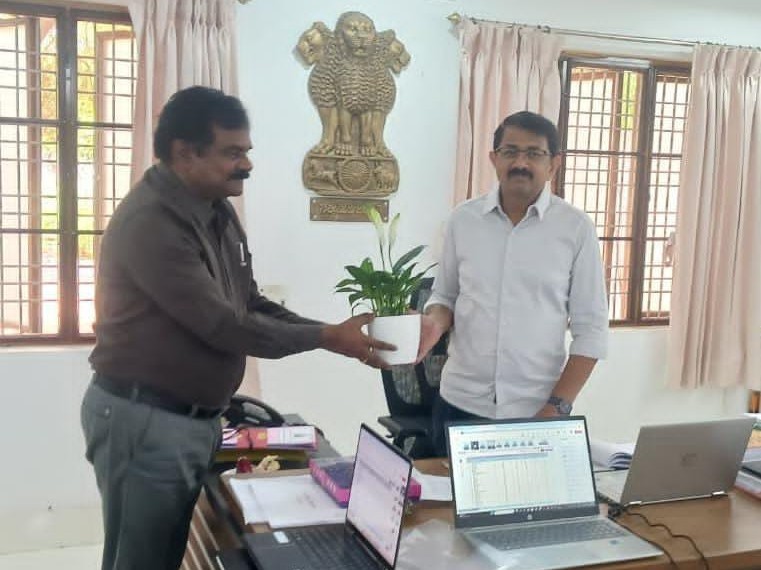 ప్రత్యేక అధికారిగా కలెక్టర్ బాధ్యతలు