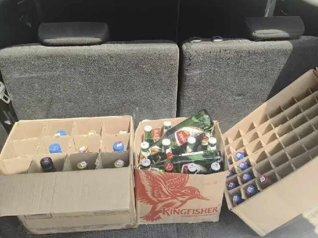 అక్రమ బెల్టు షాపులపై దాడి.. మద్యం స్వాధీనం