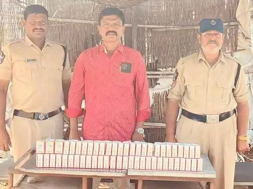 మాధవరంలో కర్ణాటక మద్యం పట్టివేత