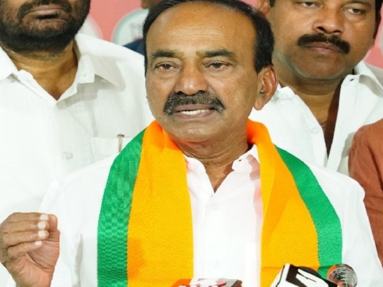 పట్టణాల్లో రైల్వే అండర్ పాస్ అవసరం: ఎంపీ