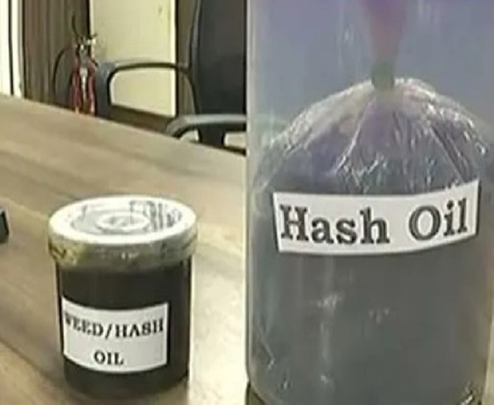 భారీగా హ్యాష్ ఆయిల్ స్వాధీనం