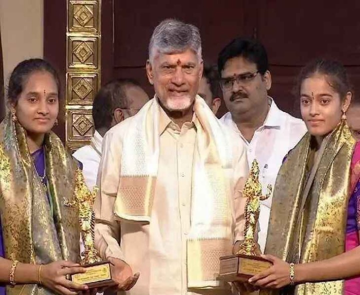 సైకత శిల్పులకు ఉగాది పురస్కారం