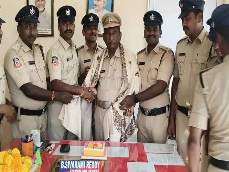 వేంపల్లి అగ్నిమాపక కేంద్ర అధికారికి అవార్డు