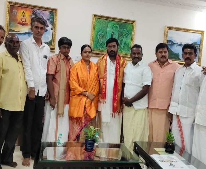 బీజేపీ నేత కోలా ఆనంద్‌కు సన్మానం