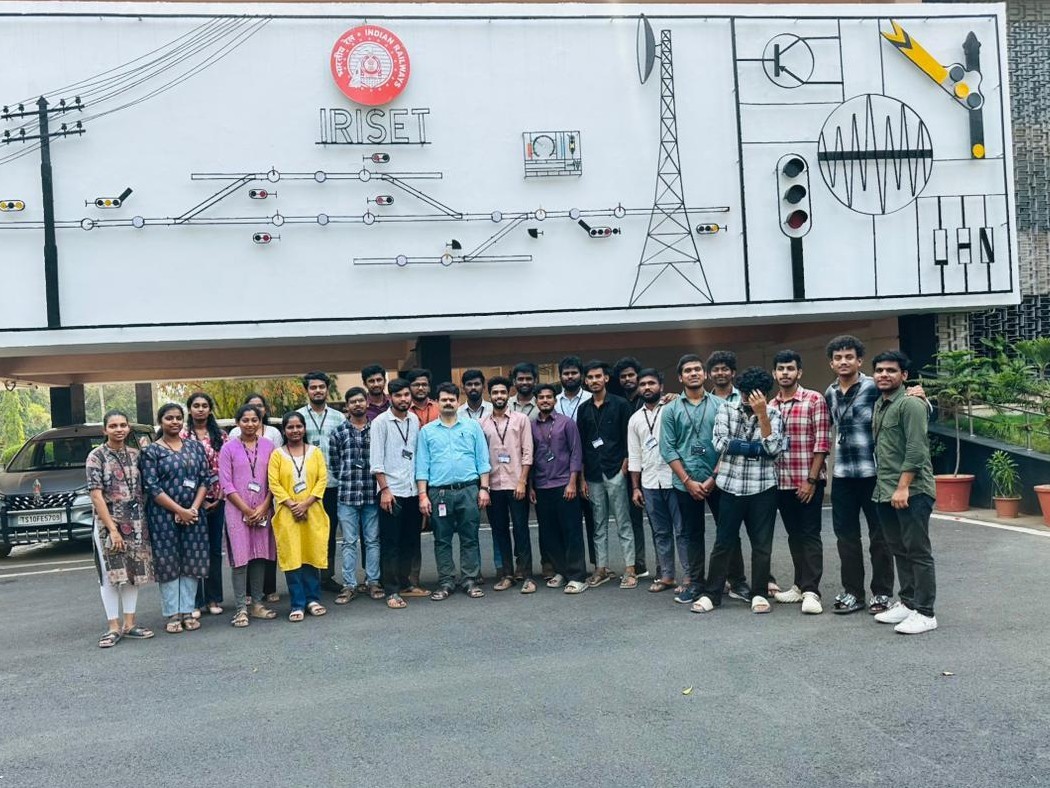 రైల్వేలో ఇంజనీరింగ్ ECE విద్యార్థులకు వన్డే విజిట్