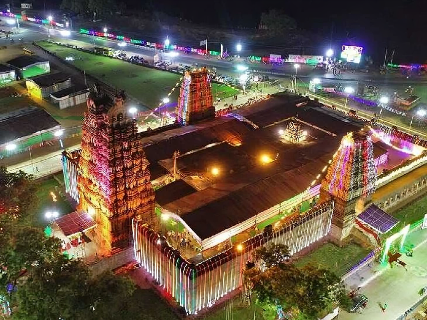 రామయ్య క్షేత్రానికి నవమి శోభ