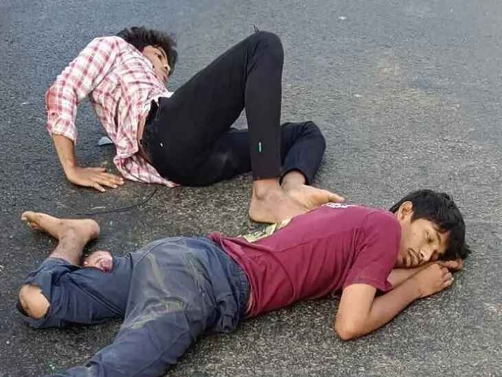 ఘోర రోడ్డు ప్రమాదం.. లారీ ఢీకొని యువకుడు మృతి