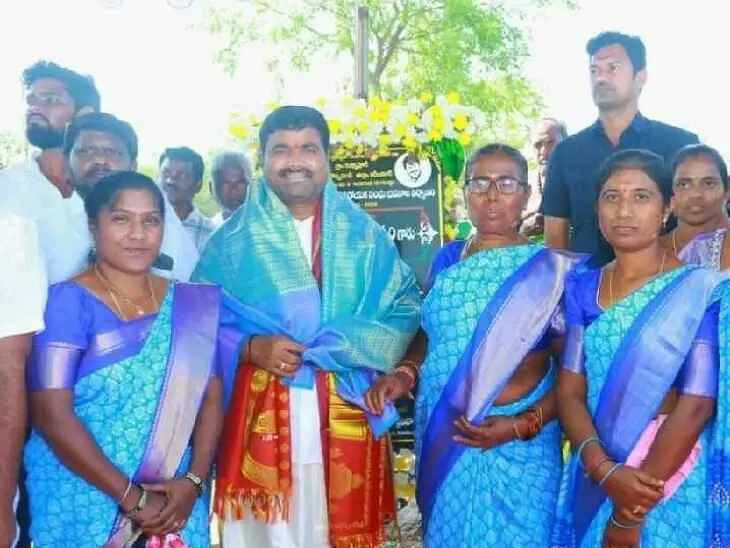 మహిళా సంఘం భవనానికి ఎమ్మెల్యే భూమిపూజ