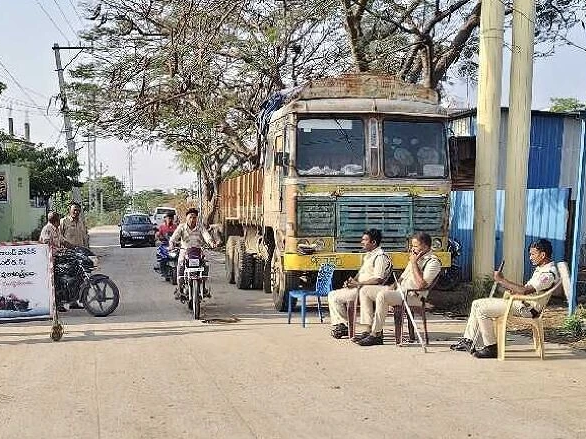 రేవంత్ రెడ్డి నివాసం వద్ద భారీ భద్రత..?