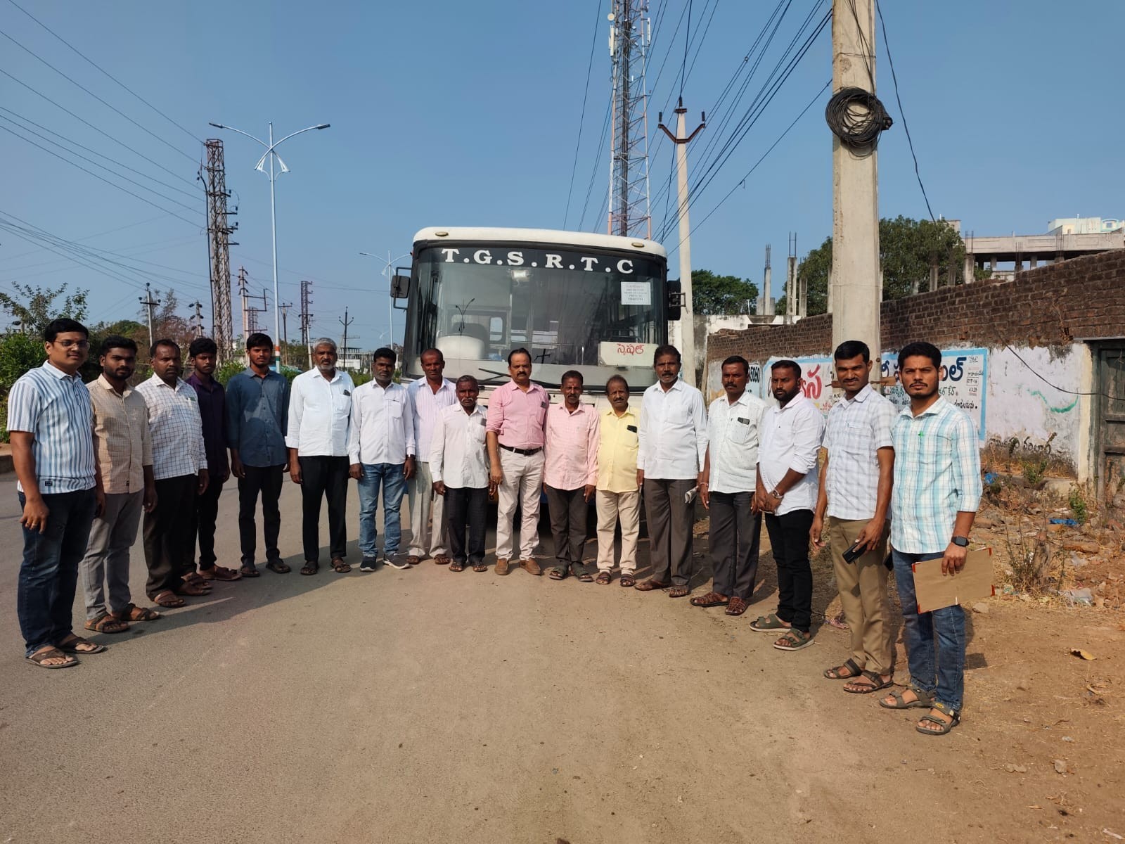 రైతు మేళకు తరలిన రైతులు