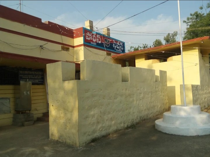 నూతన ఎస్సైని నియమించాలని కోరిన ప్రజలు