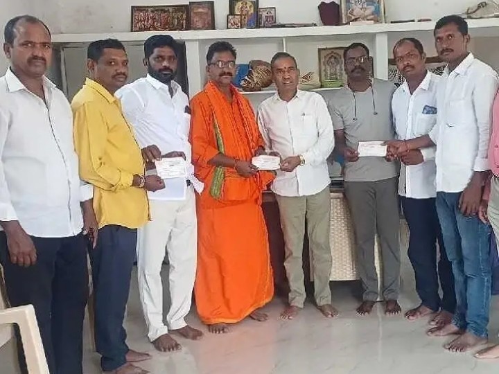 రామడుగు ఆలయ అభివృద్ధికి దాతల విరాళం