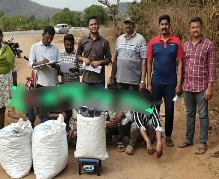 గంజాయి రవాణా చేస్తూ పట్టుబడిన యువకులు