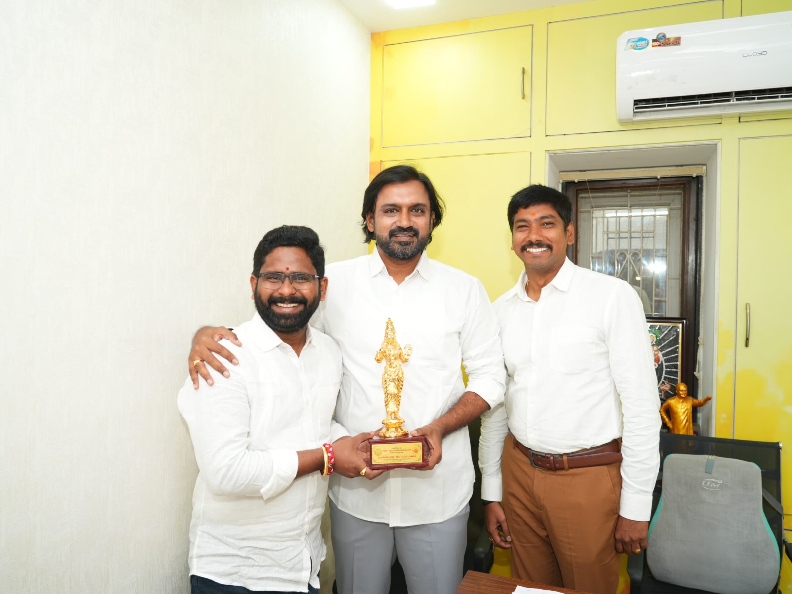 ‘భవిష్యత్తులో మరిన్ని పురస్కారాలు అందుకోవాలి’