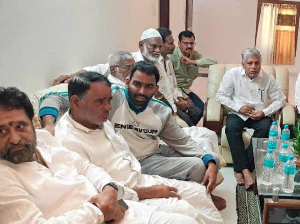 హరిబాబు కుటుంబీకులను పరామర్శించిన ఎమ్మెల్యే