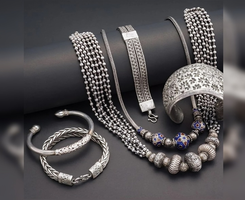 పడిపోయిన వెండి ధర.. సామాన్యుడికి రిలీఫ్