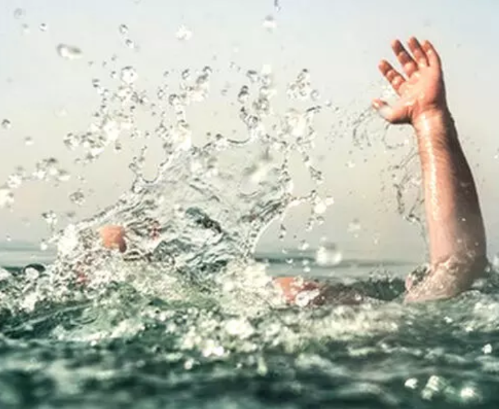 గోదావరిలో ఐదుగురు గల్లంతు