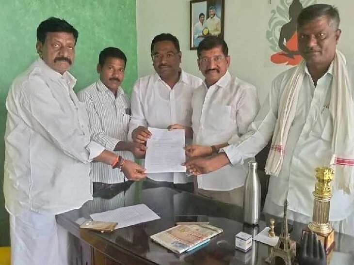 రైల్వే సమస్యల పరిష్కారానికి ఎంపీకి వినతి