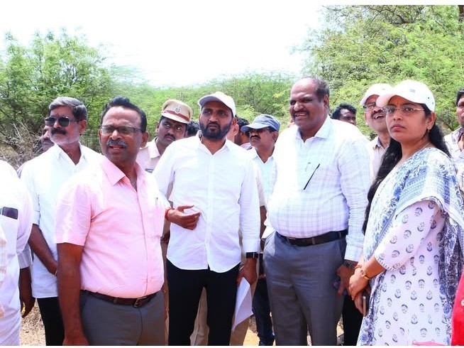 సీఎం సభా స్థలాన్ని పరిశీలించిన ఎమ్మెల్యే