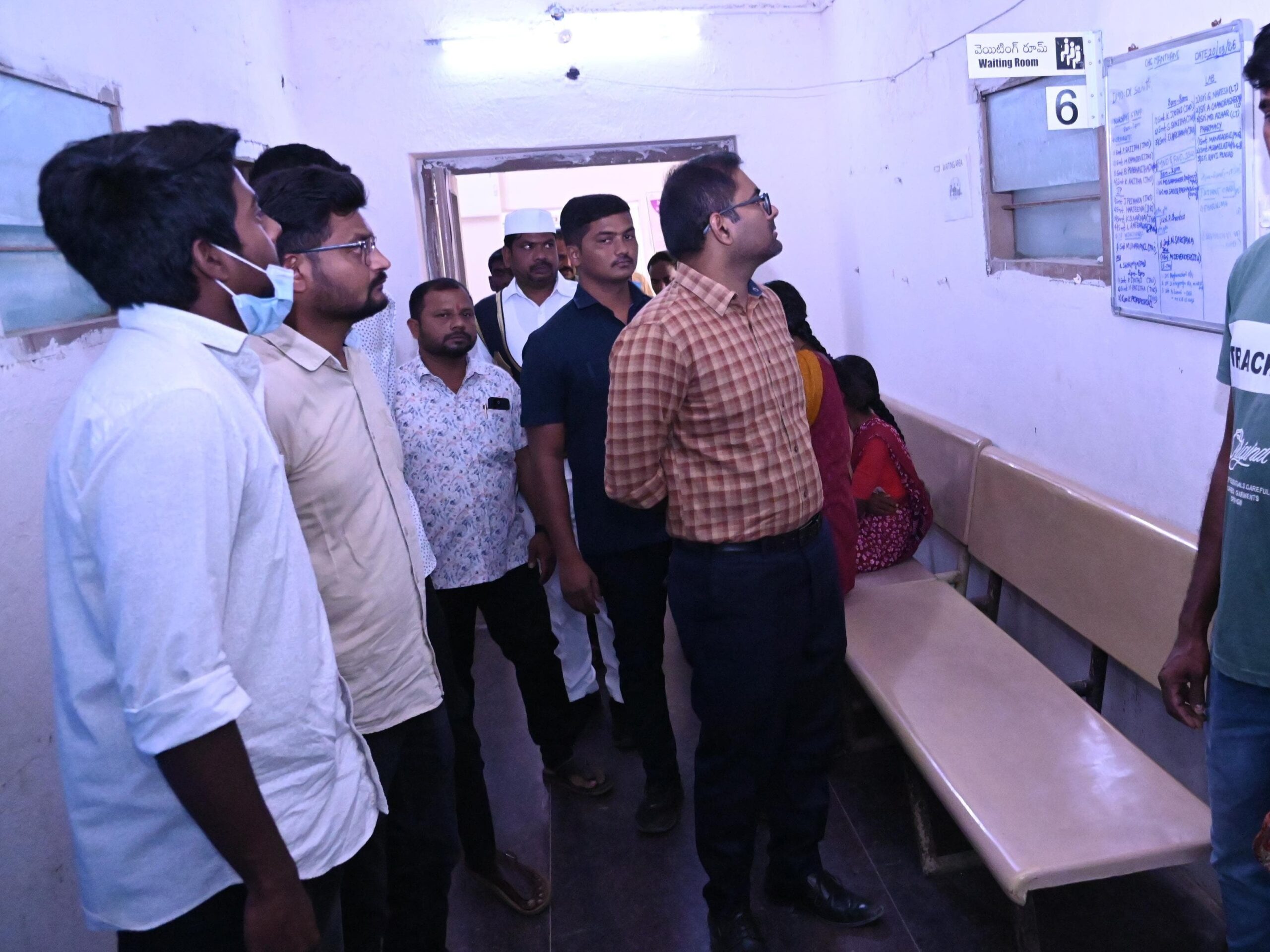 ఆసుపత్రిలో కలెక్టర్ ఆకస్మిక తనిఖీలు