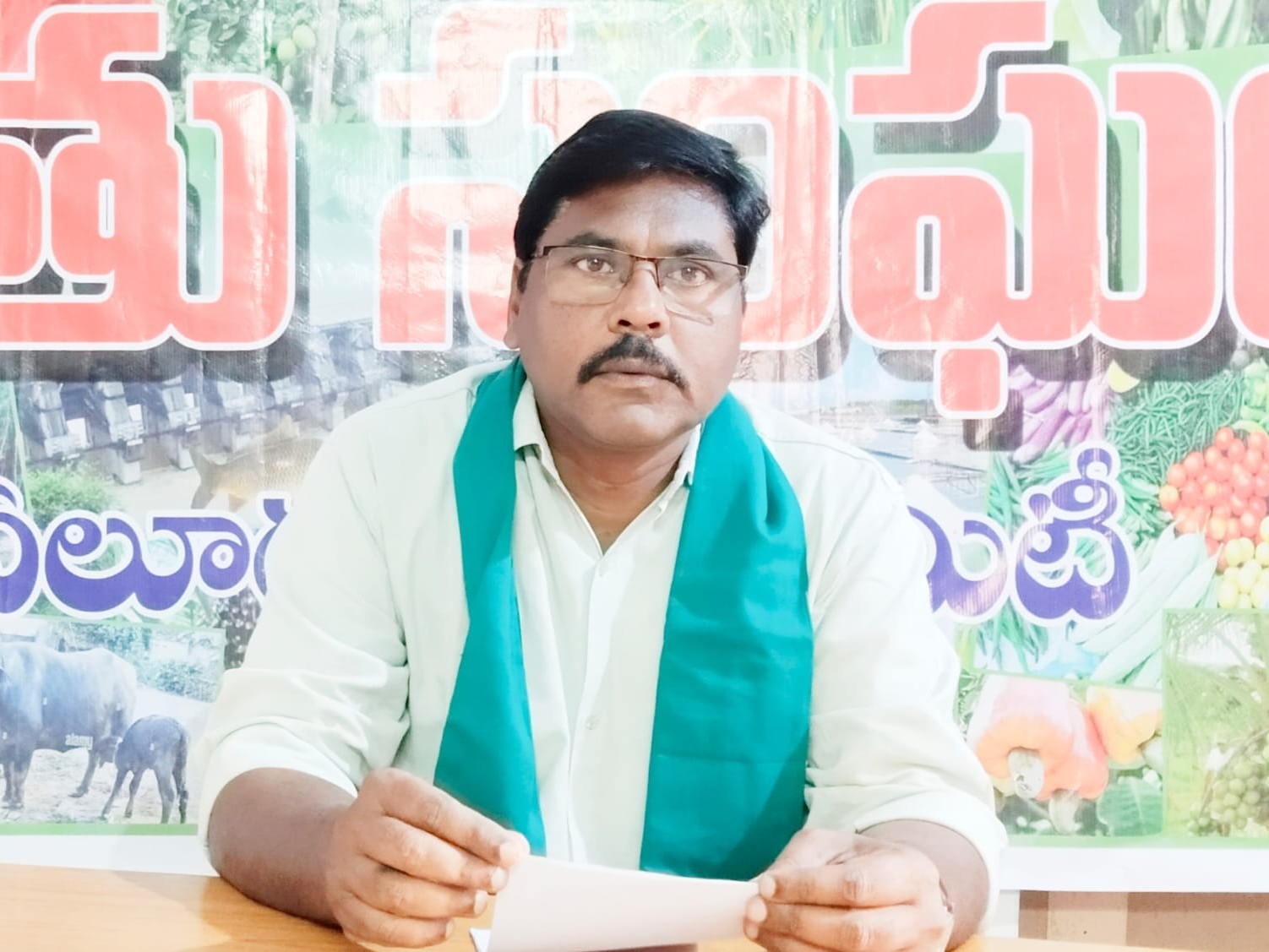 ‘జిల్లాలో నష్టపోయిన రైతులను ఆదుకోవాలి’