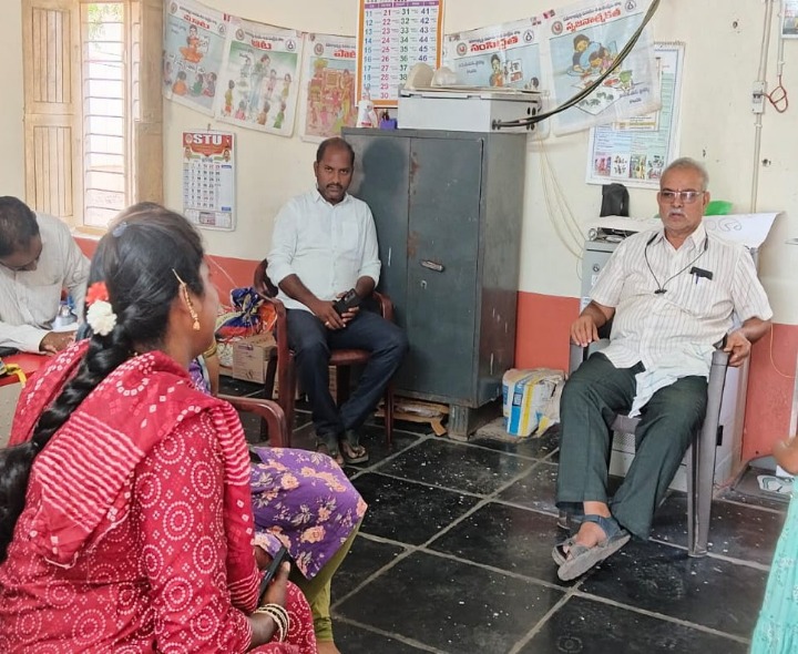 ఉపాధ్యాయుడిపై ఫిర్యాదులు