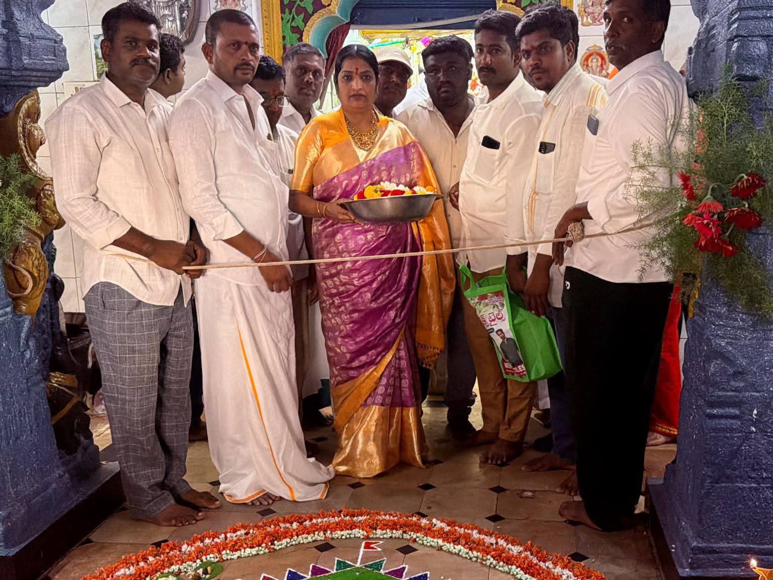 జ్యోతుల మహోత్సవంలో పాల్గొన్న ఉషశ్రీ చరణ్