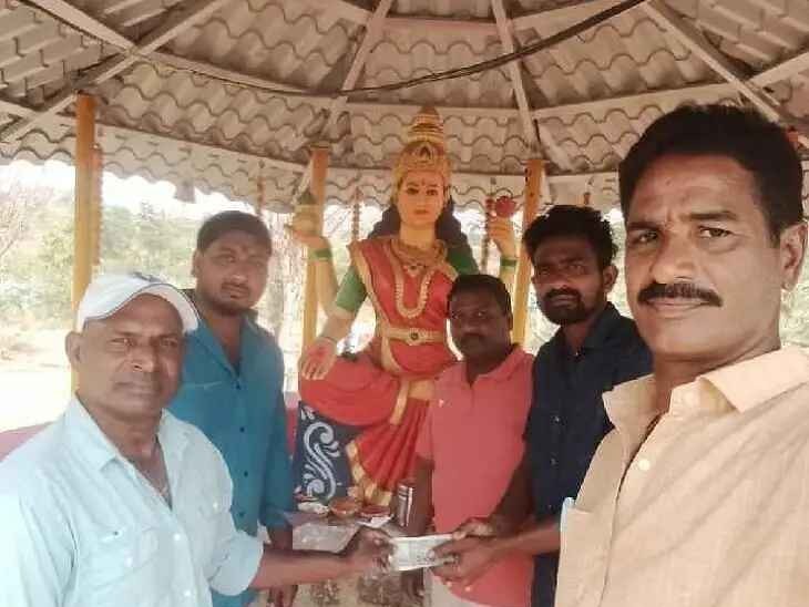 ఆలయ నిర్మాణానికి యువత బాసట