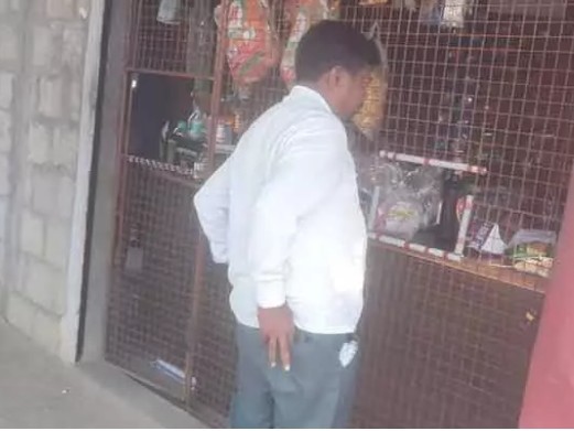 ‘పేరుకే కిరాణా దుకాణం… లోపల మద్యం వ్యాపారం’