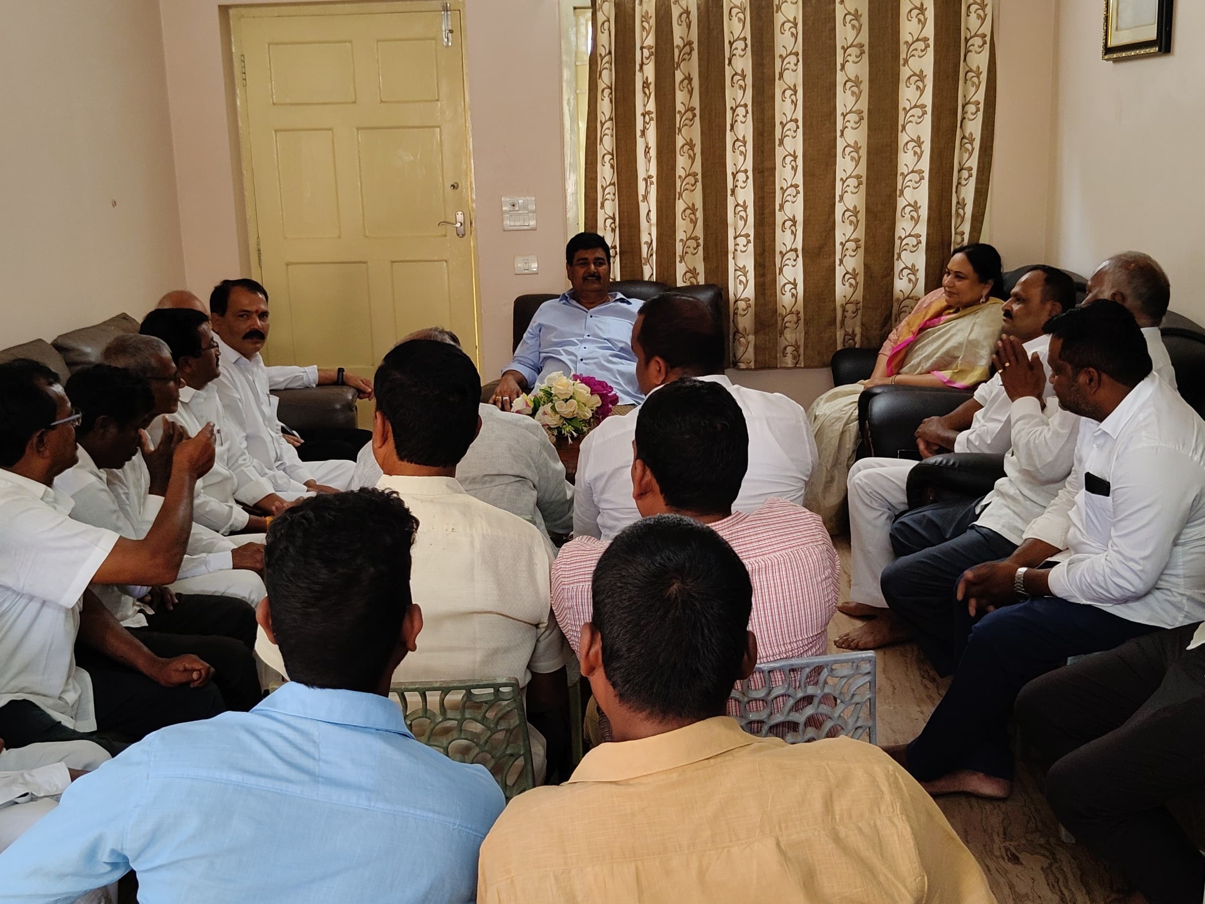 పోర్టును సందర్శించనున్న వైసీపీ నేతలు