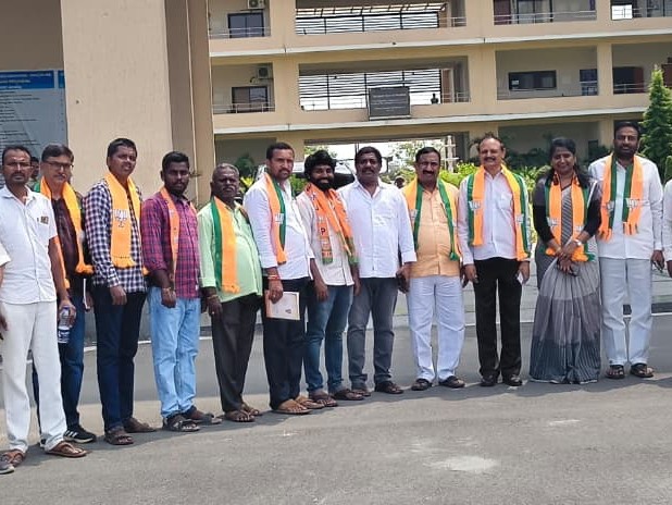 హామీలు నెరవేర్చకుంటే పోరాటం తప్పదు: బీజేపీ