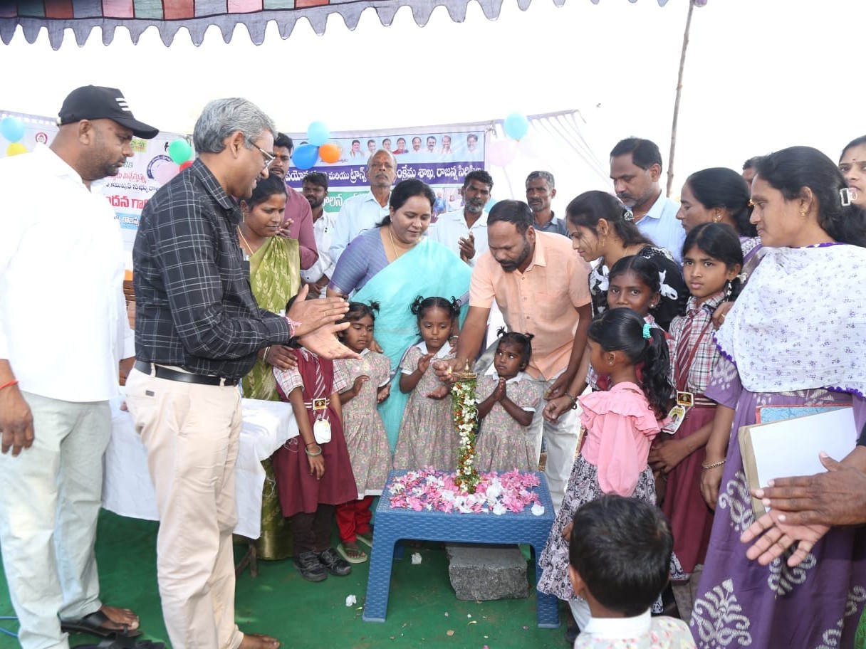 కాలనీని దత్తత తీసుకున్న SCPCR కమిషన్ సభ్యురాలు