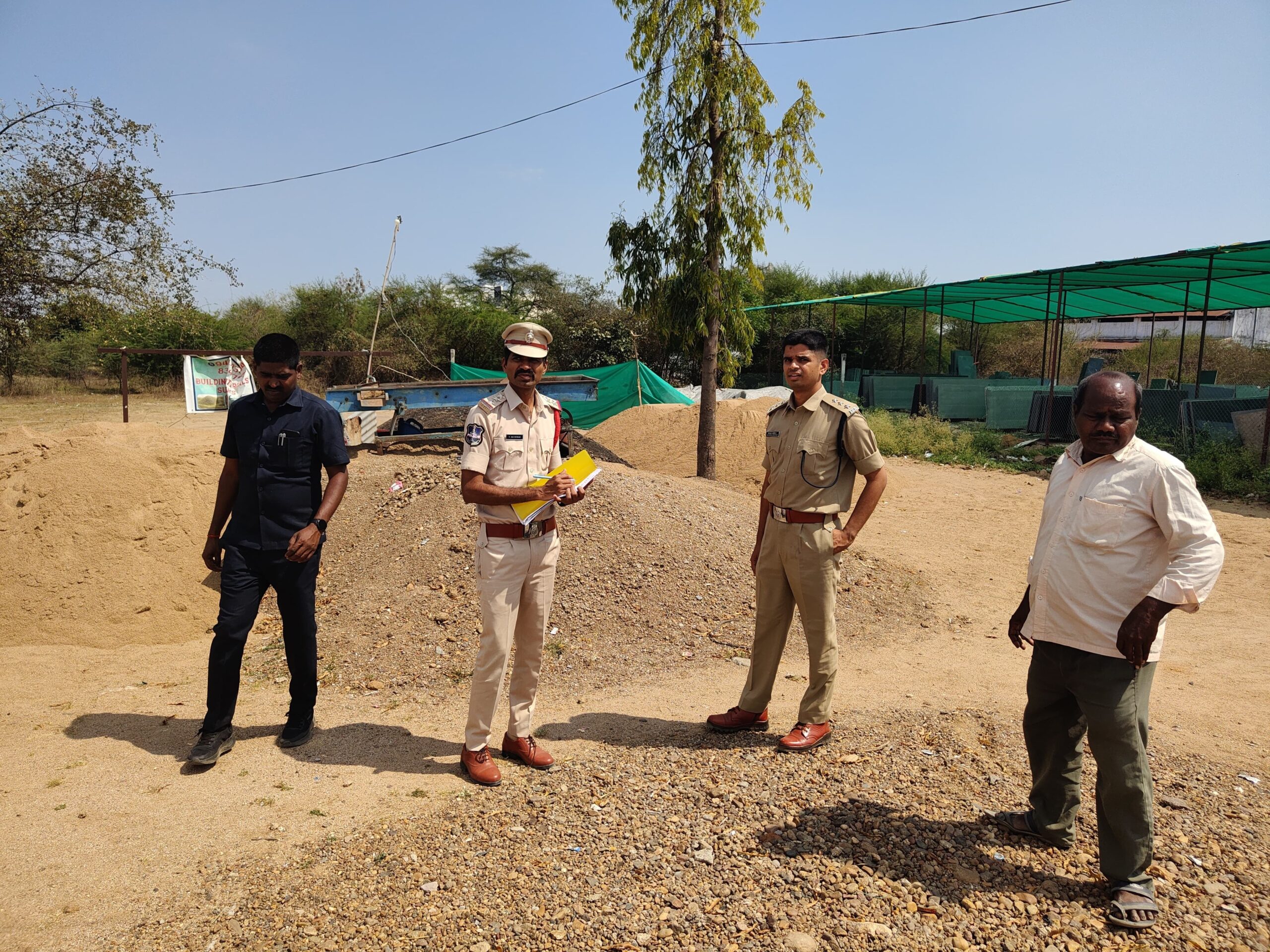 ‘ఇసుక అక్రమ రవాణా.. డంపింగ్ చేసినా కఠిన చర్యలు’