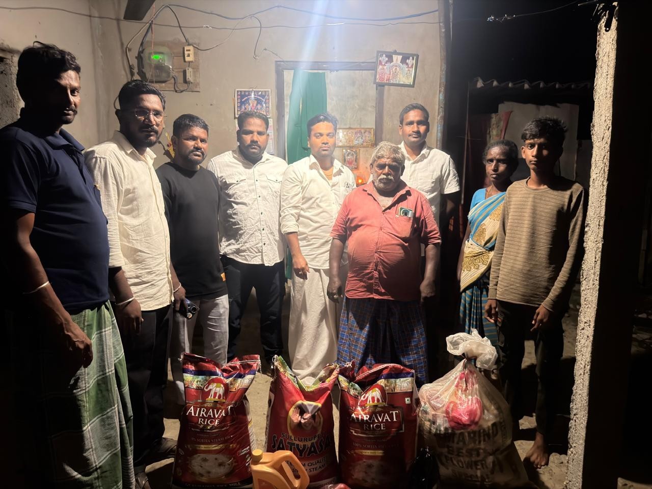 స్నేహమంటే మాది.. మిత్రుడి కుటుంబానికి భరోసా!