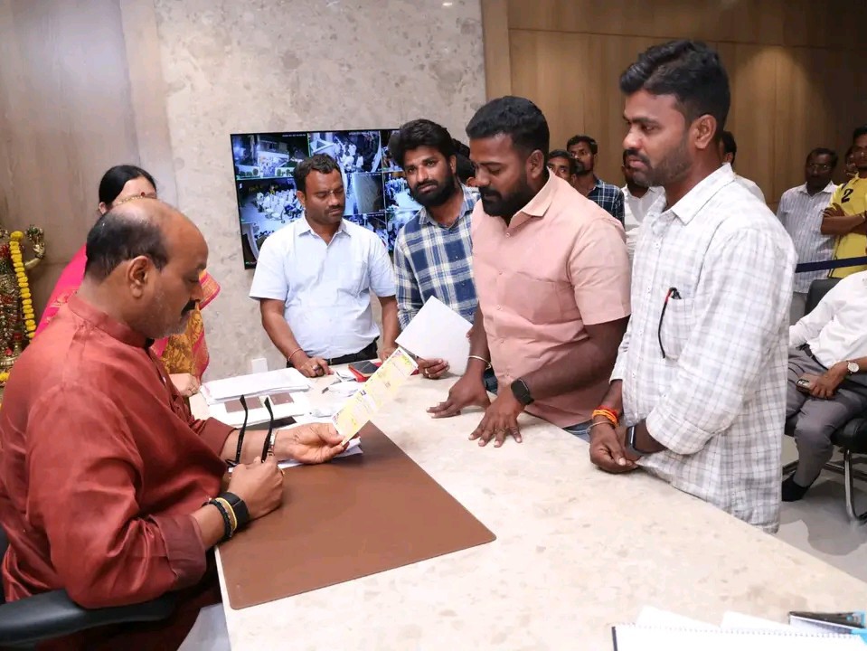 ‘ప్రజా సమస్యలను తక్షణమే పరిష్కరించాలి’