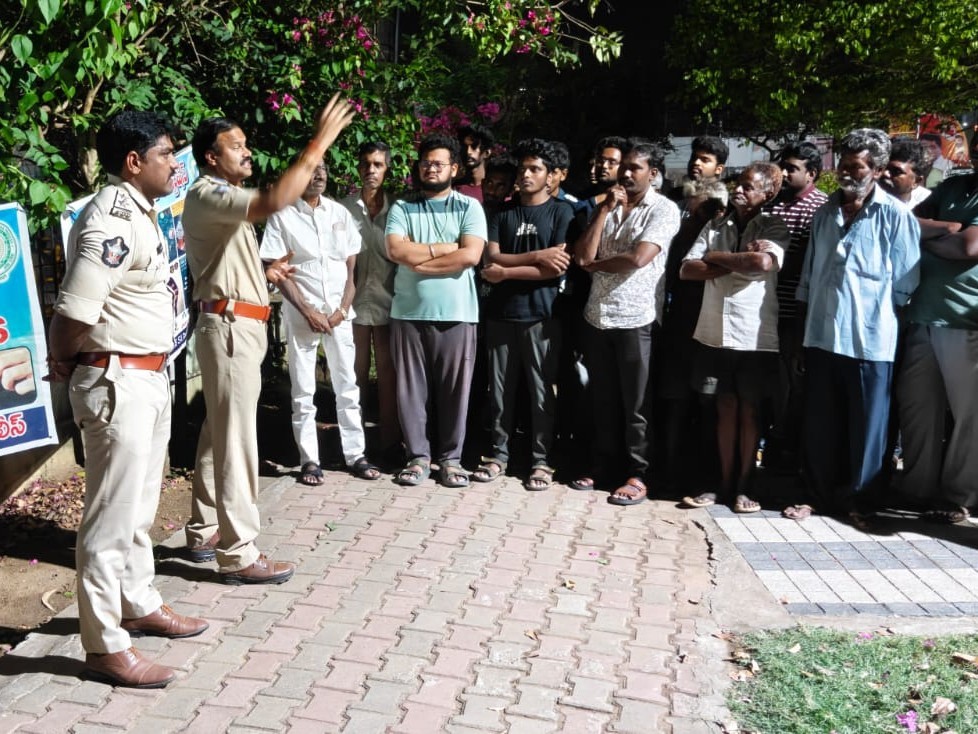 మాదకద్రవ్యాలతో జీవితం నాశనం: సీఐ