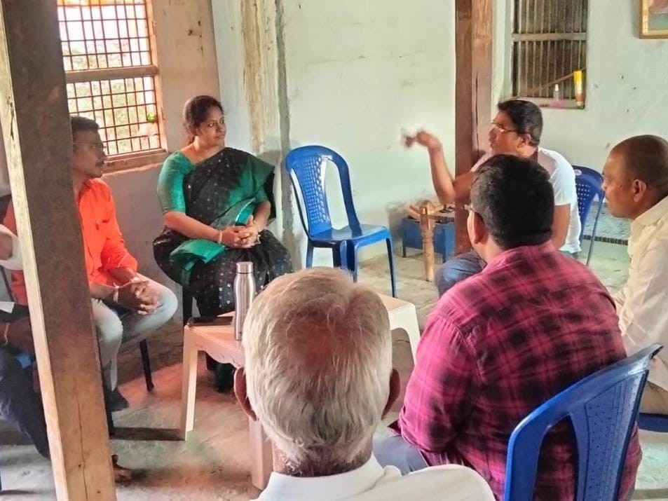 బాధిత కుటుంబాన్ని పరామర్శించిన కీర్తిరెడ్డి