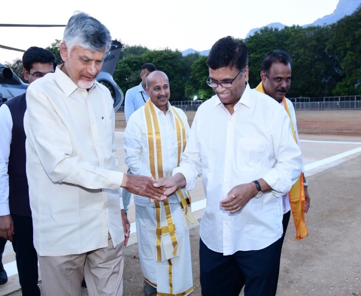 సీఎం చంద్రబాబుకు ఘన స్వాగతం