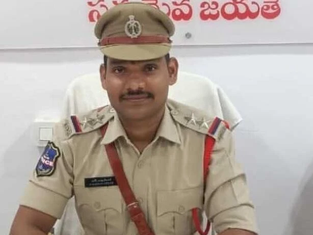 శాంతియుతంగా రంజాన్ వేడుకలు జరుపుకోవాలి: ఎస్సై