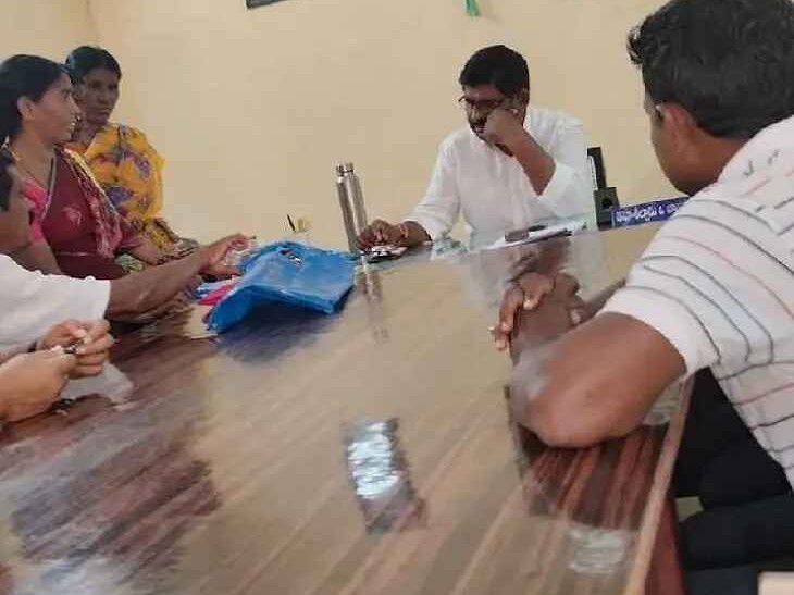 రంజాన్ తోఫా పంపిణీలో అక్రమాలు ?