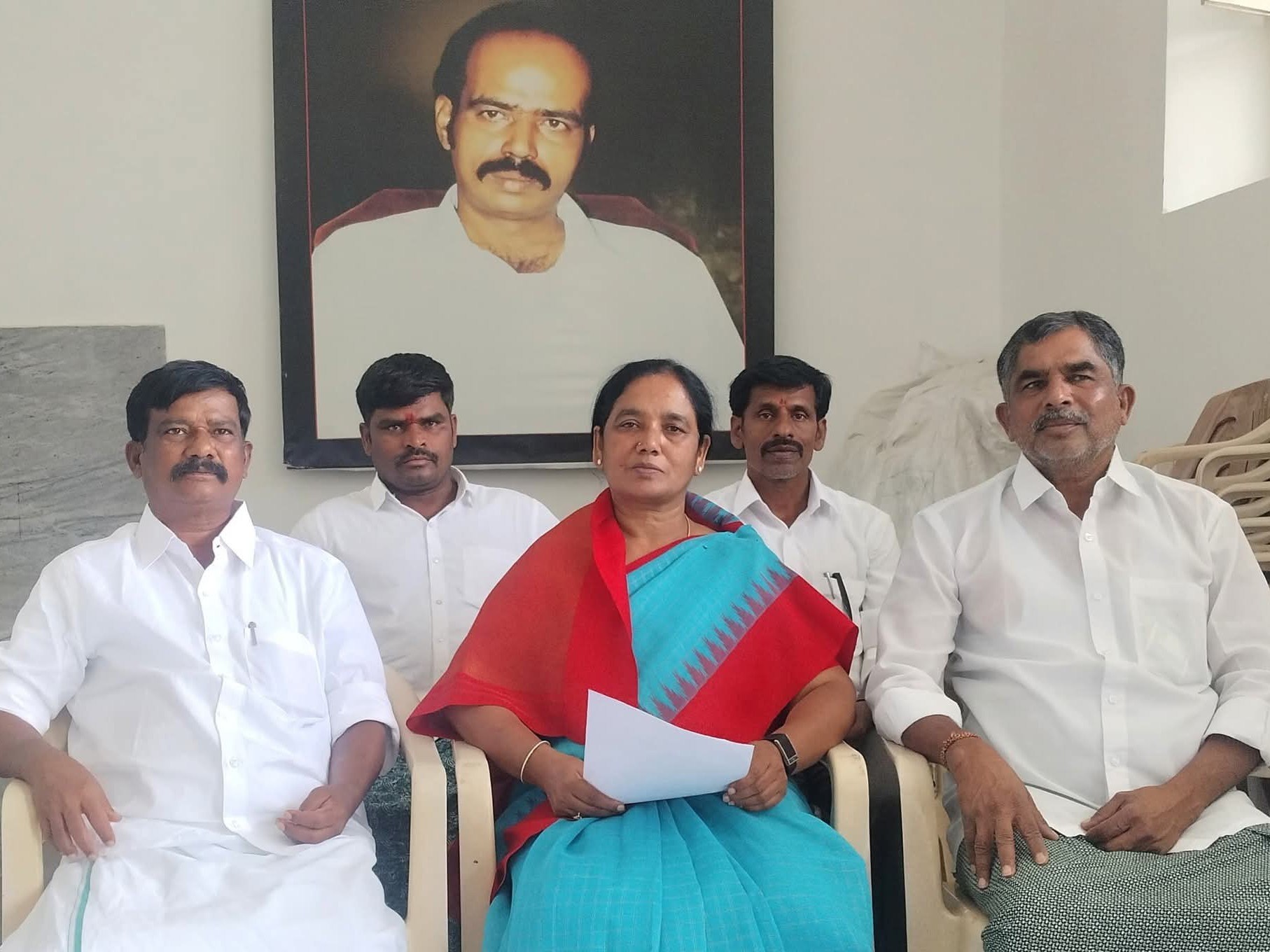 జాబ్ క్యాలెండర్‌తో యువతకు భరోసా: పరిటాల సునీత