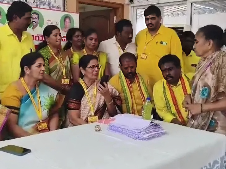 భీమవరం గ్రీవెన్స్‌లో వినతుల స్వీకరణ