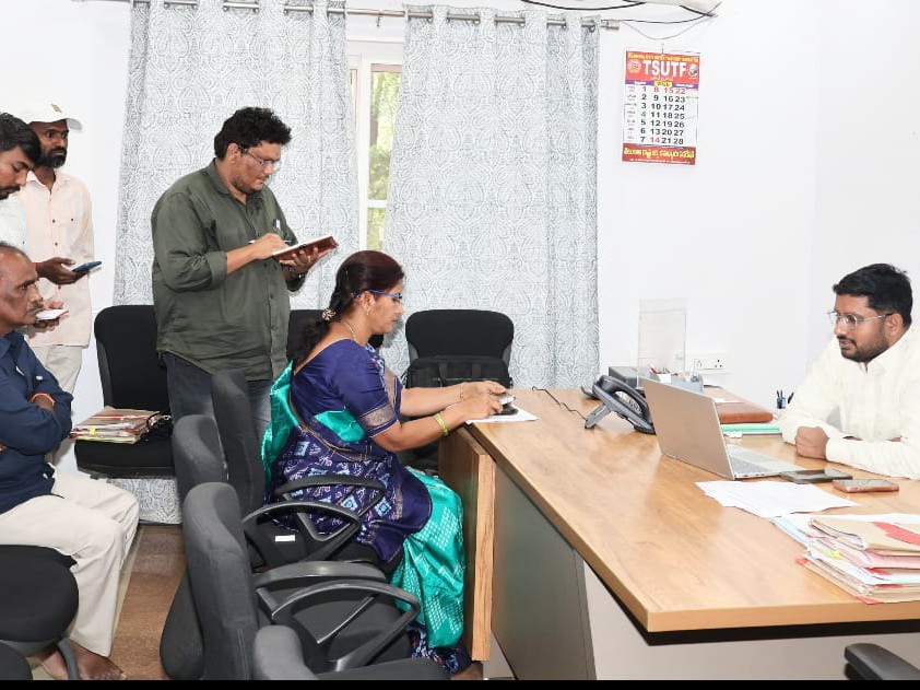 పరీక్షా కేంద్రాల్లో నిబంధనలు ఉల్లంఘిస్తే కఠిన చర్యలు