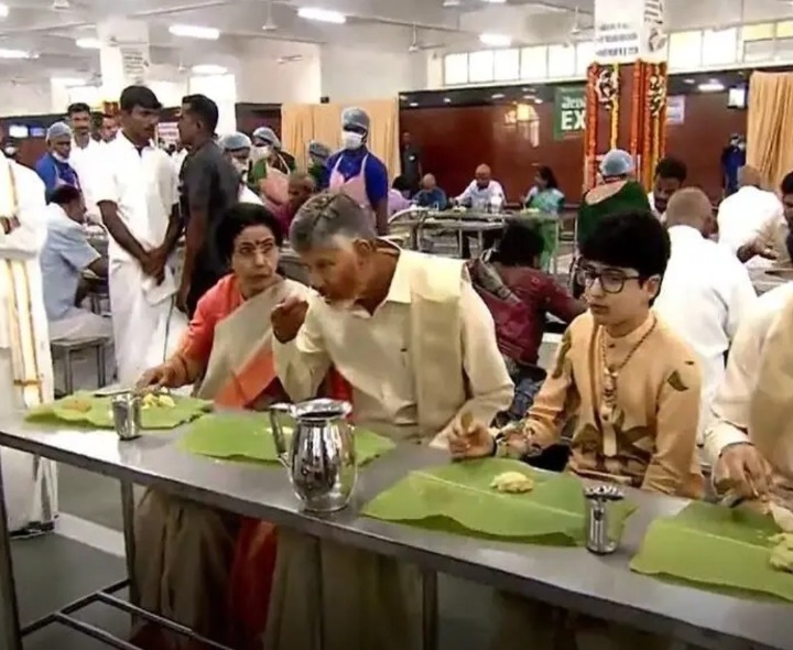 తిరుమలలో భక్తులతో కలిసి అన్నప్రసాదం స్వీకరించిన సీఎం