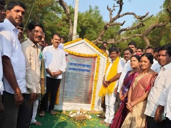 ఆలయ అభివృద్ధి పనులు ప్రారంభించిన మంత్రి