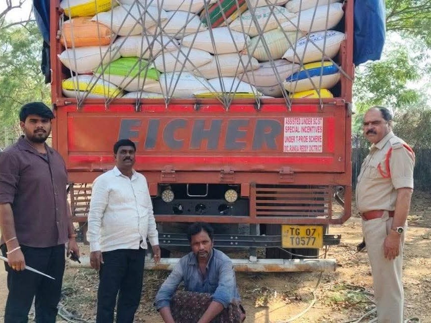 పాపన్నపేటలో భారీగా రేషన్ బియ్యం పట్టివేత