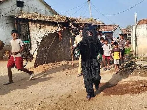 కోతుల బెడదకు వినూత్న పరిష్కారం