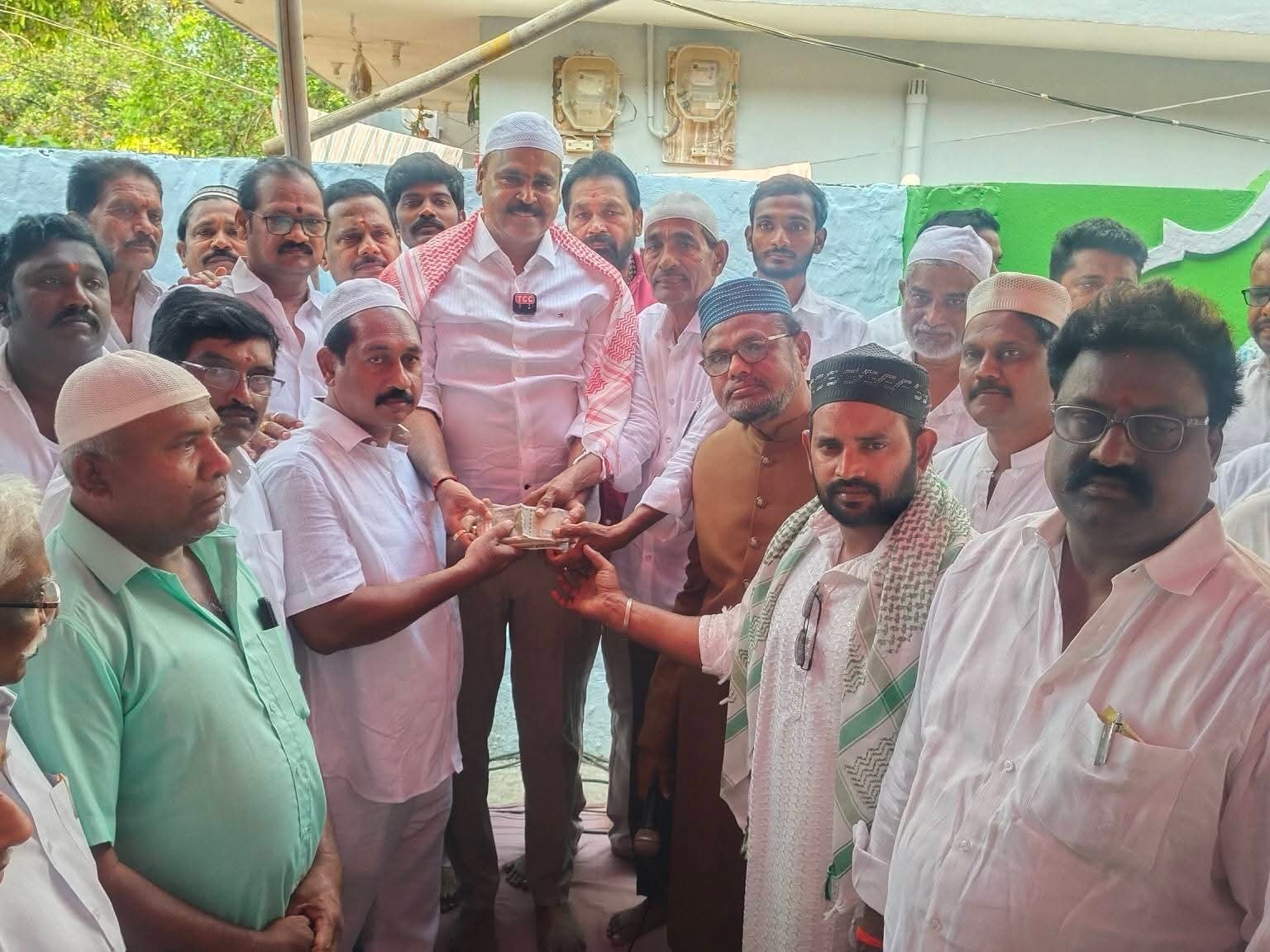 తాడేపల్లిగూడెంలో రంజాన్ ప్రత్యేక ప్రార్థనలు