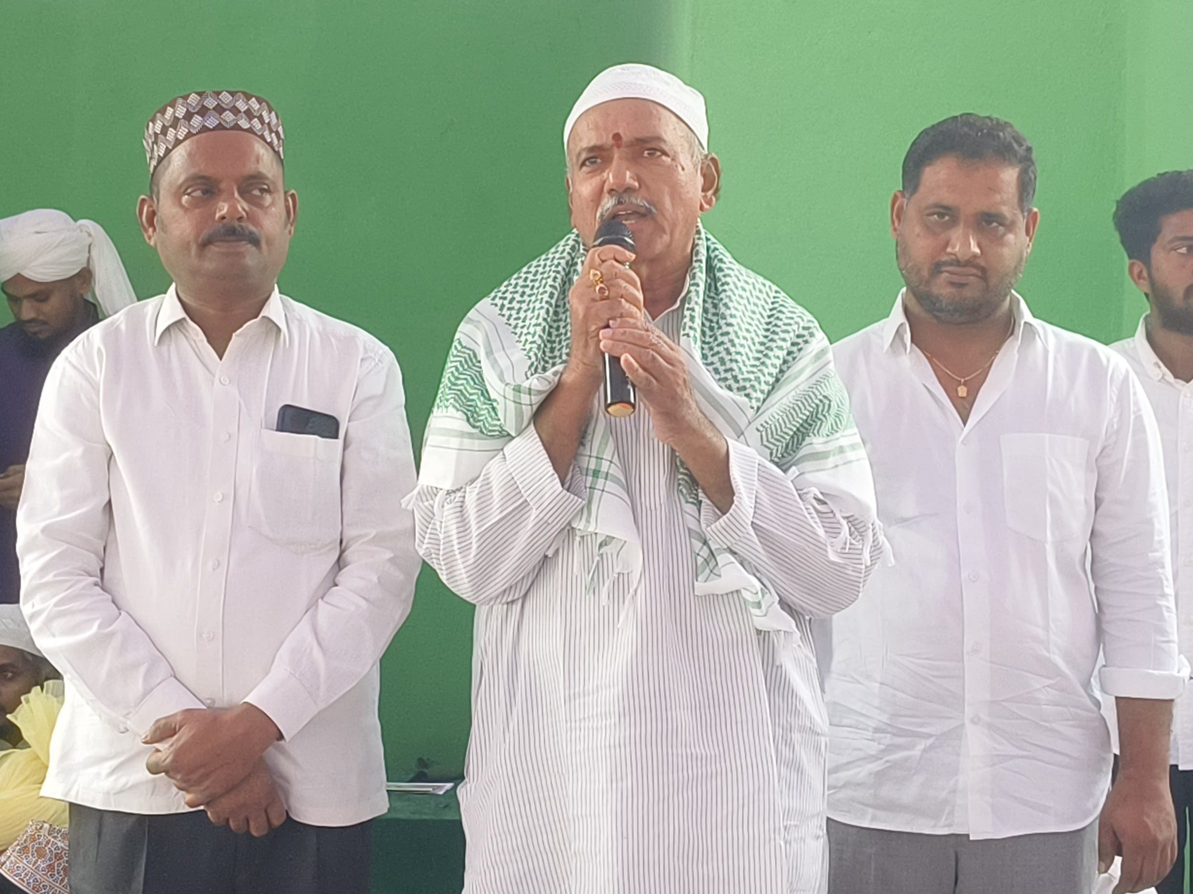 భూపాలపల్లిలో ఘనంగా రంజాన్ పండుగ వేడుకలు