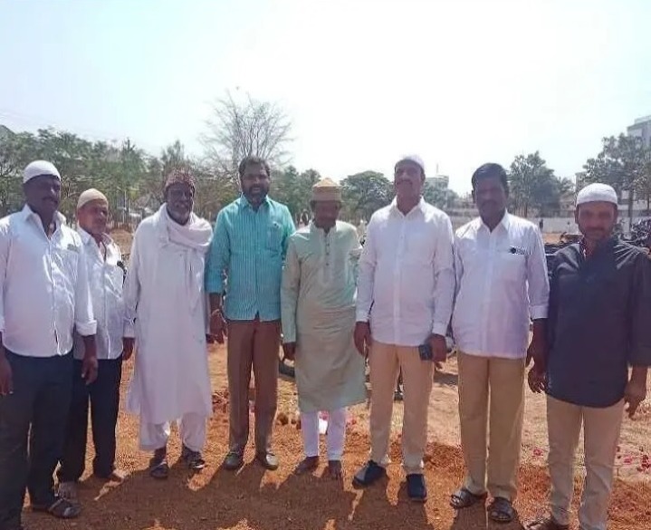 రంజాన్ సందర్భంగా ప్రత్యేక ప్రార్థనలు